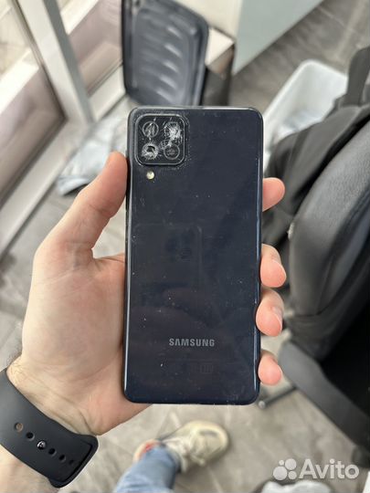 Заднее стекло на камере Samsung A22