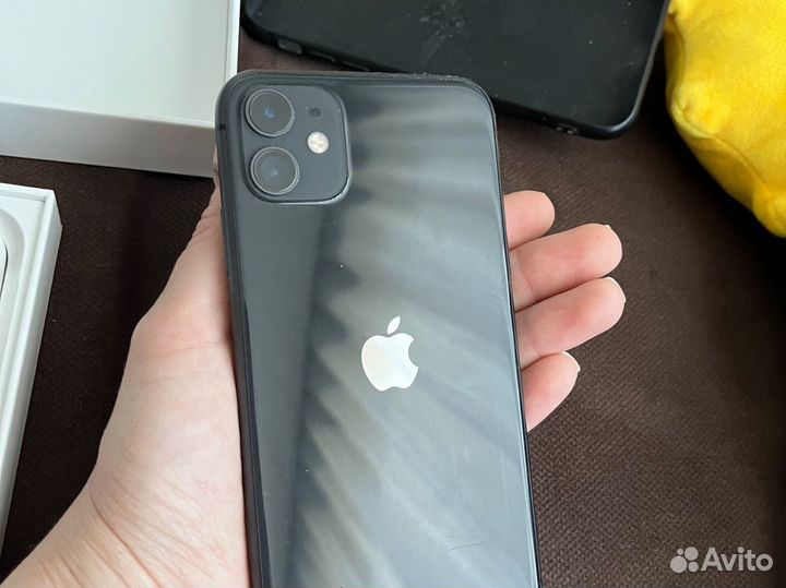 iPhone 11, 64 ГБ