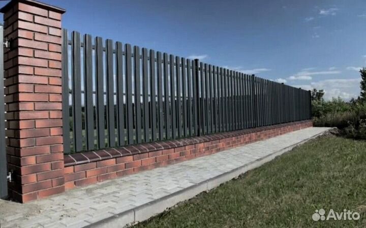 Забор из евроштакетника цена для дома