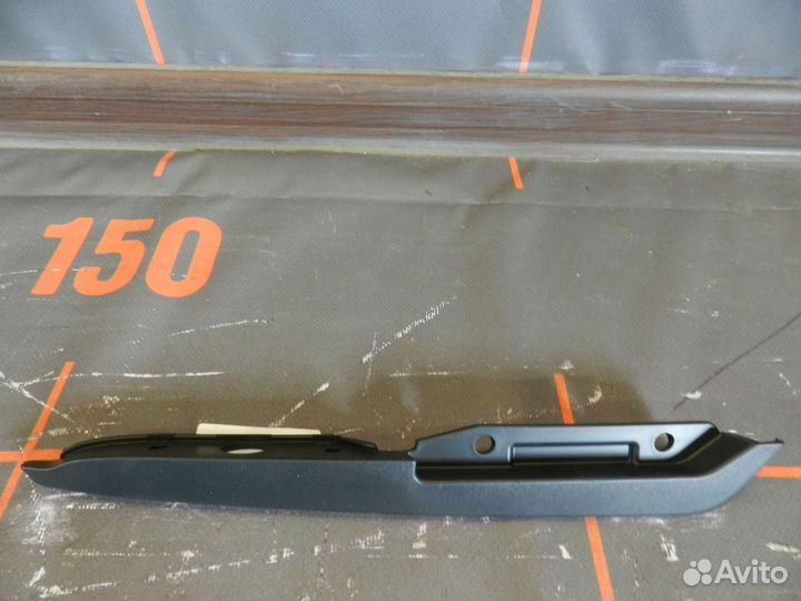 Спойлер бампера переднего правый - Land Rover