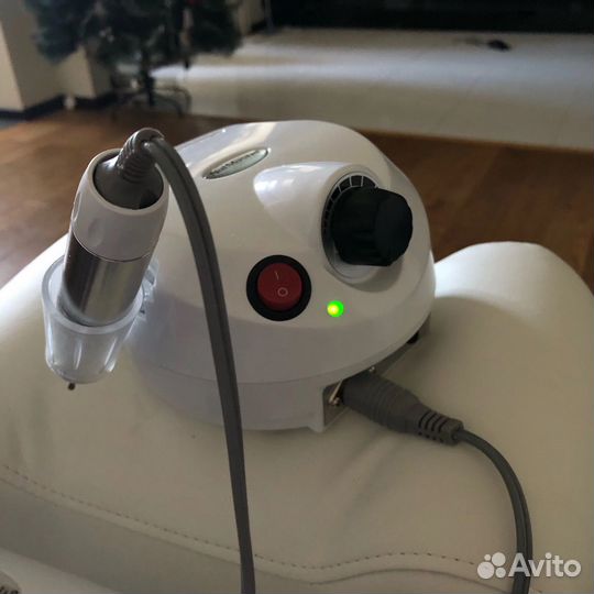 Аппарат для маникюра и педикюра