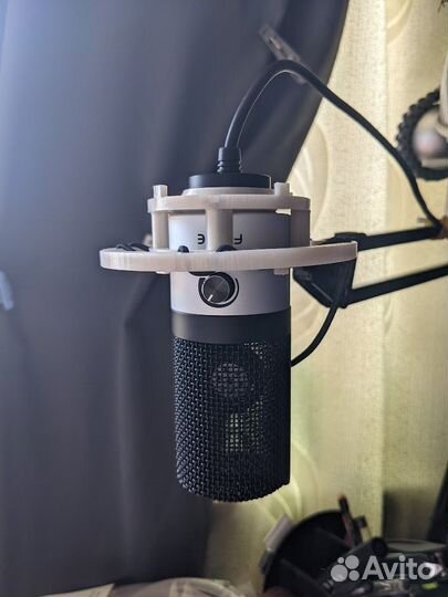 Shock mount универсальный