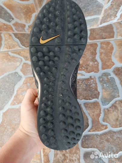 Футзалки adidas и сороконожки nike