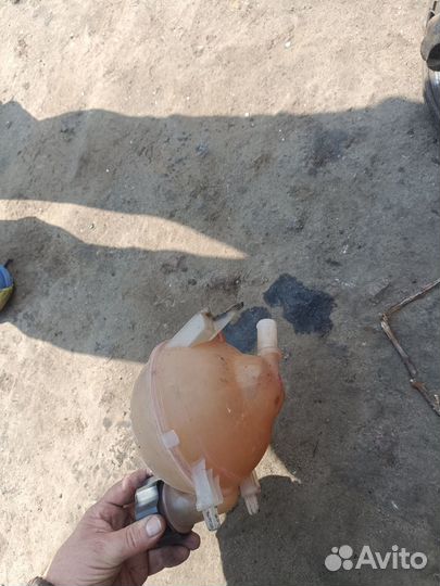 Расширительный бачок Peugeot 308