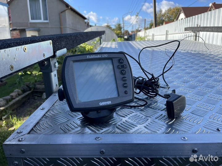 Эхолот Garmin fishfinder120