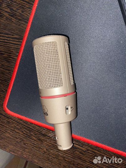 Студийный микрофон AKG C2000B