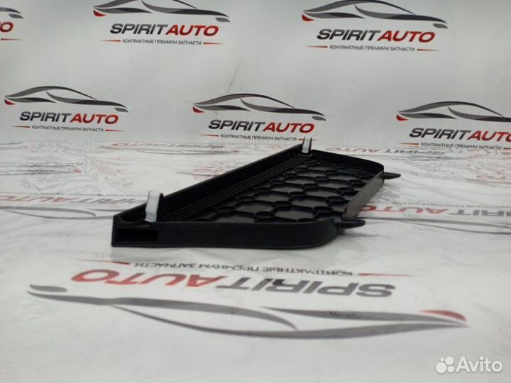 Накладка крышки багажника правая Kia Sportage 5