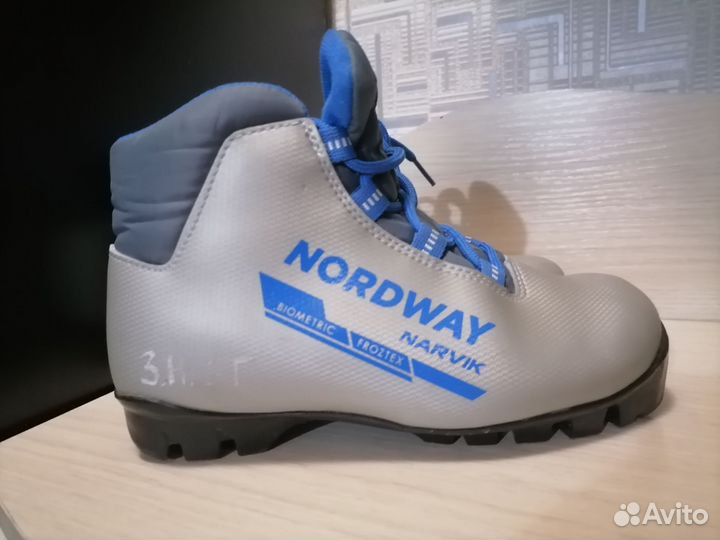 Лыжные ботинки, 35 размер