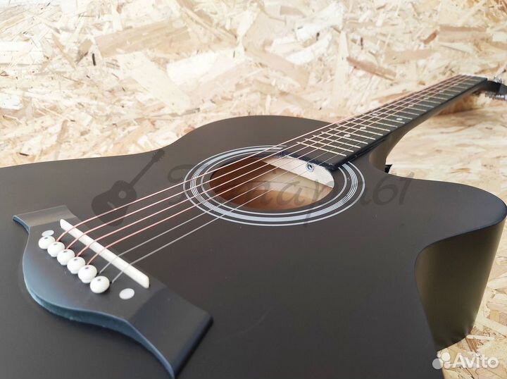 Гитара с вырезом
