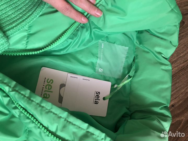 Куртка и шапка sela едет к покупателю