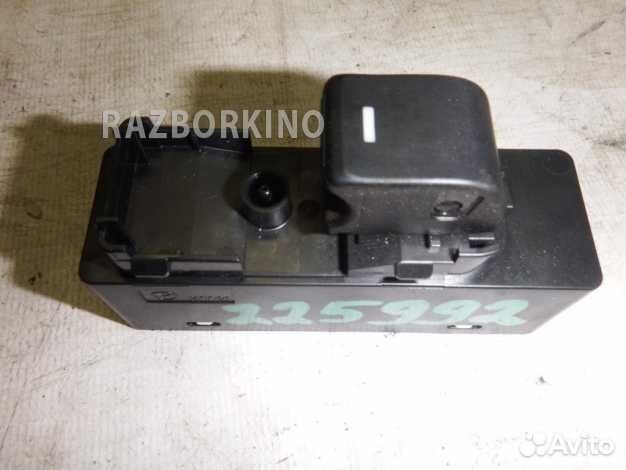 Кнопка стеклоподъемника KD4766380