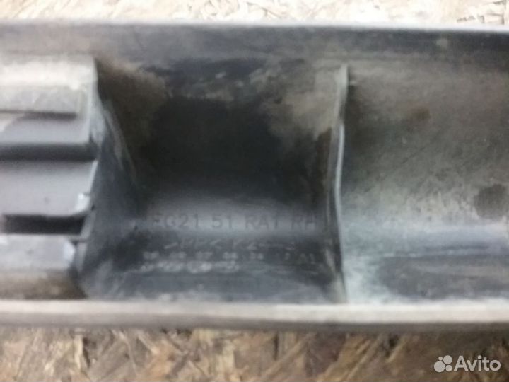 Накладка двери передней правой Mazda CX-7