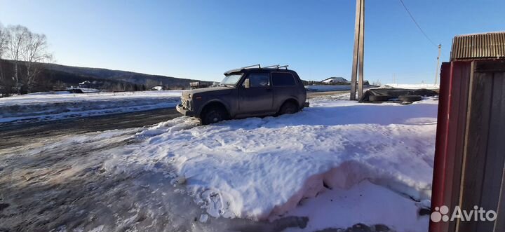 LADA 4x4 (Нива) 1.7 МТ, 2002, 250 000 км