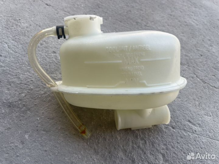 Расширительный бачок BRP Can-Am G2