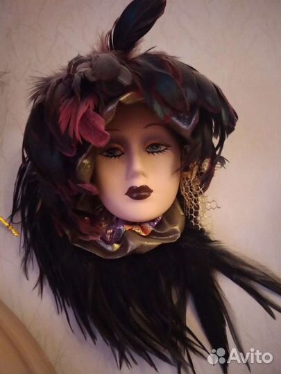 Настенные статуэтки.фарфоровые