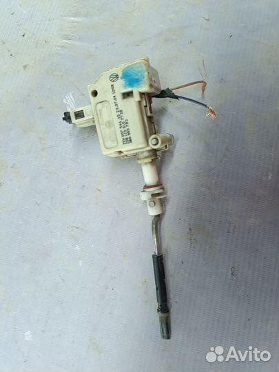 Активатор лючка топливного бака Volkswagen Jetta