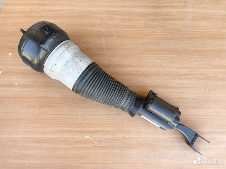 Амортизатор передний левый Mercedes W222 C217