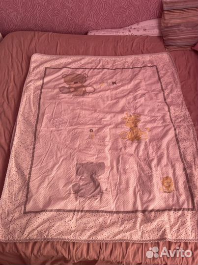 Бортики в детскую кроватку и 2 одеяла