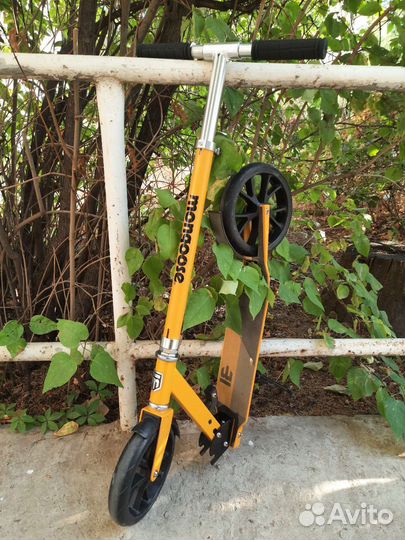 Самокат складной Mongoose Trace 200