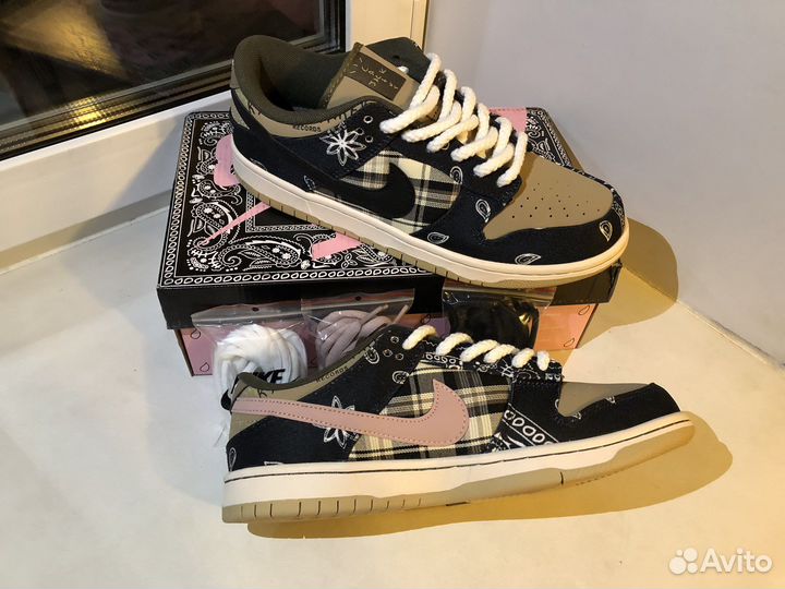 Кроссовки Nike SB Dunk Low