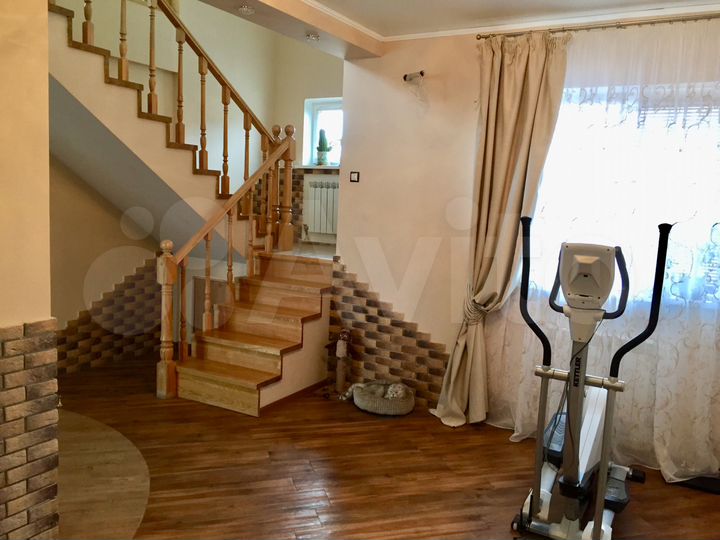 Дом 180 м² на участке 5,7 сот.