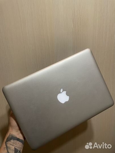 Apple MacBook Pro 13 (i5/1000Гб/4озу)