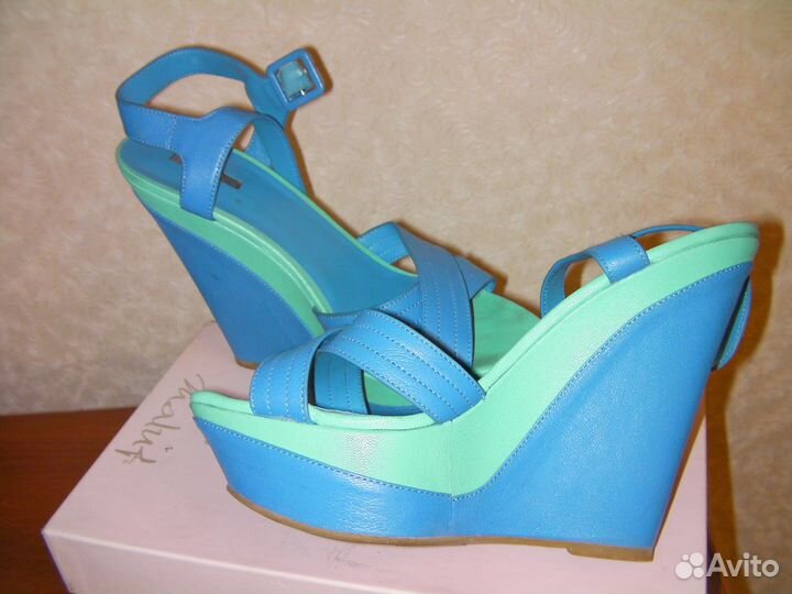 Босоножки Basconi