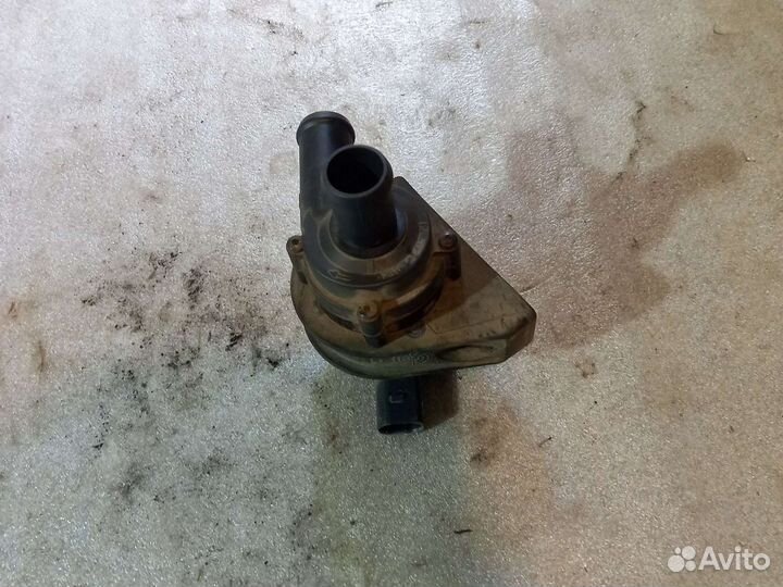 Дополнительный насос охлаждающей жидкости VW Tigua