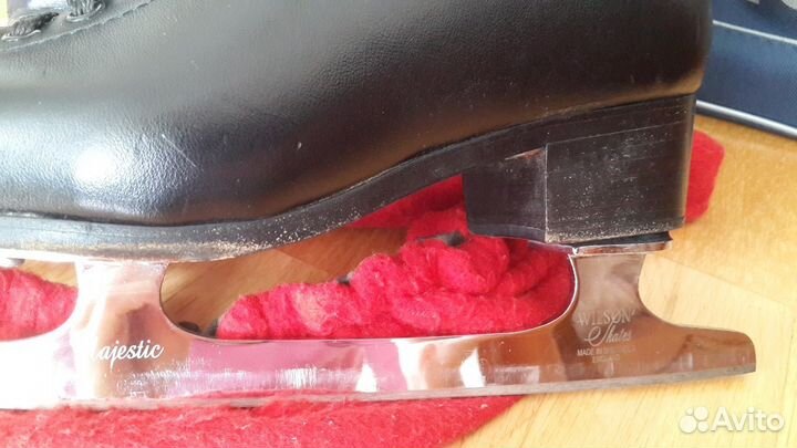 Продам коньки для мальчика размер 34 EU