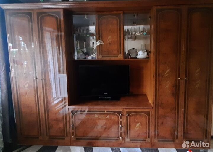 Стенка в гостиную