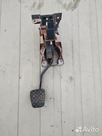 Педаль тормоза Mazda 6 GG LF 017202 2006