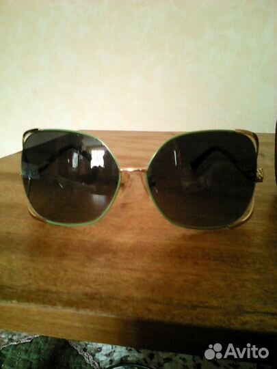 Продам солнцезащитные очки Cartier. Женская модель