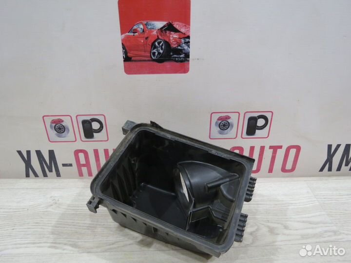 Корпус воздушного фильтра Toyota Corolla 150