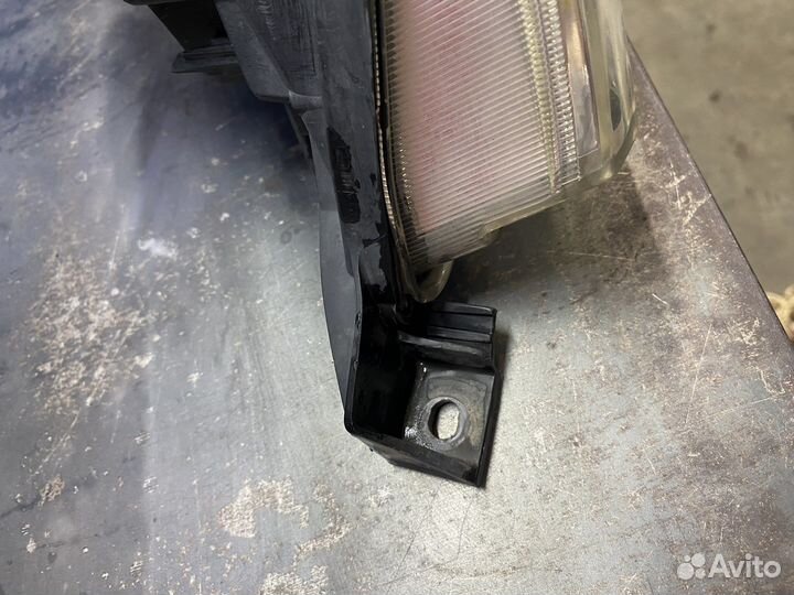 Фара Toyota land cruiser 200