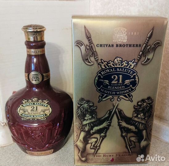 Пустая бутылка. 21 летнего виски Royal Salute