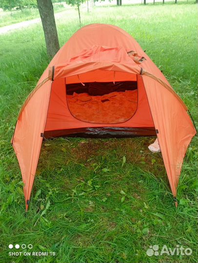 Палатка туристическая 4 местная новая