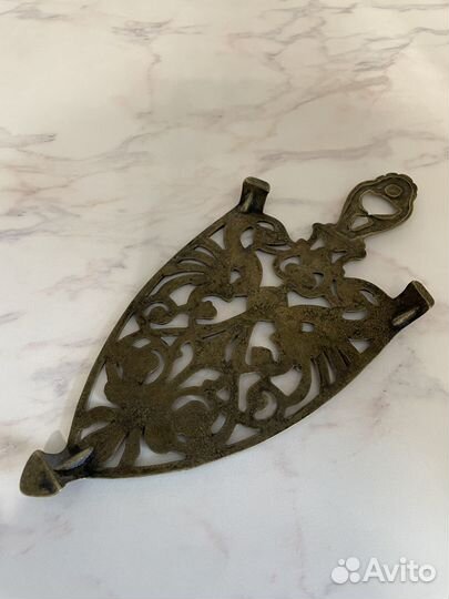 Винтажная подставка под горячее, утюг (Европа)