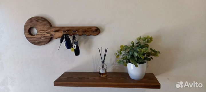 Ключница настенная из дерева + парящая полка