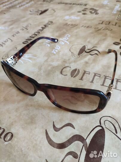 Солнцезащитные очки женские escada