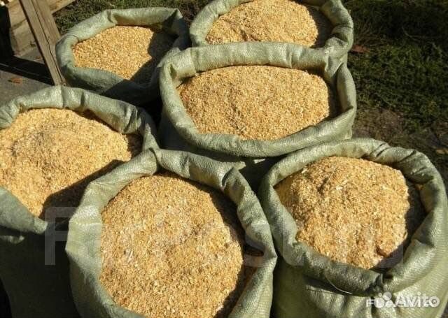 Опилки в мешках