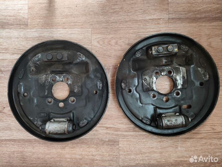 Задние тормозные щиты vw