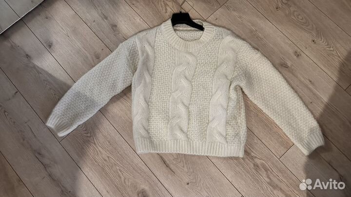 Свитер