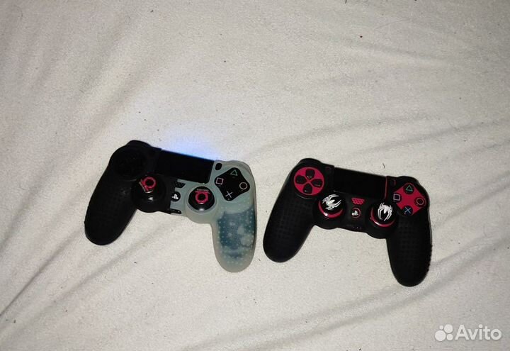 Sony playstation 4 и два геймпада