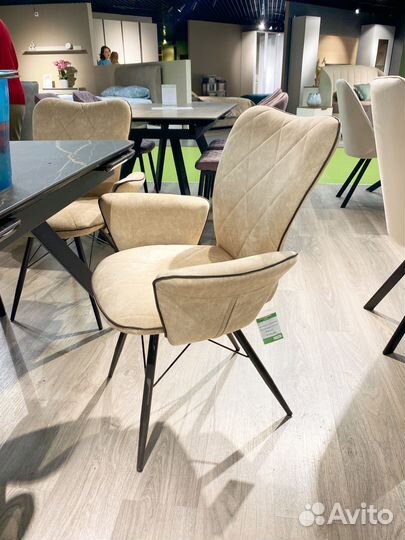 Большой выбор стульев