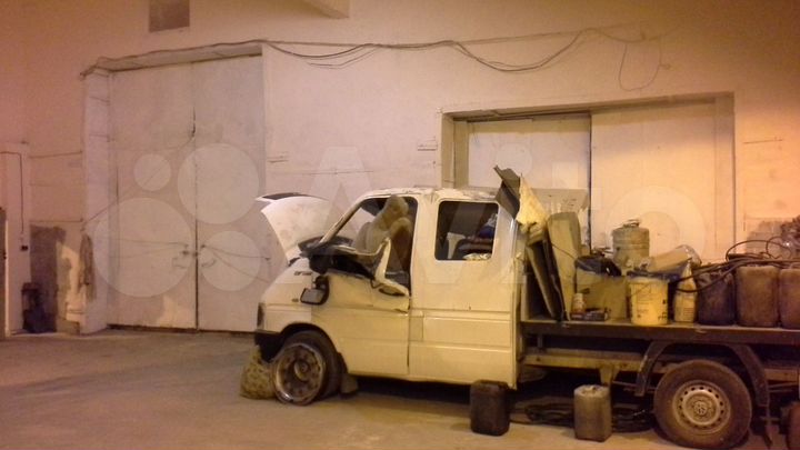 Гараж, > 30 м²