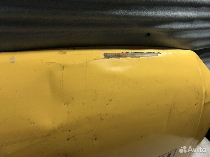 Капот с дефектом Volkswagen