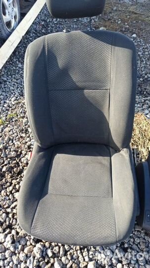 Сиденье переднее правое Nissan Almera G15 седан