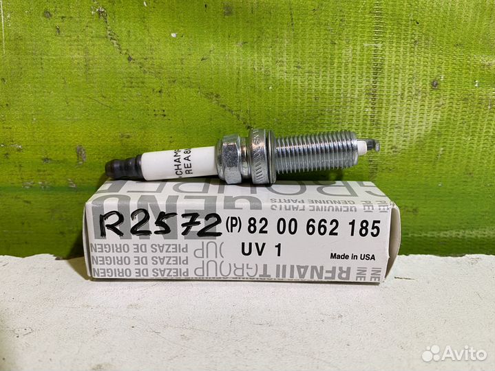 Свеча зажигания Renault Citroen Peugeot Новая