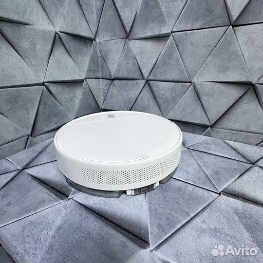 Робот пылесос Xiaomi Mi Robot Vacuum mop essential