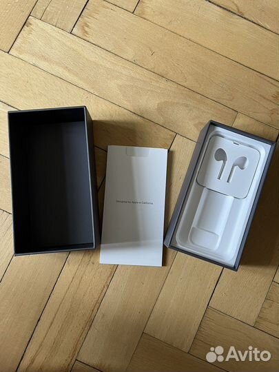 Коробка от iPhone 8